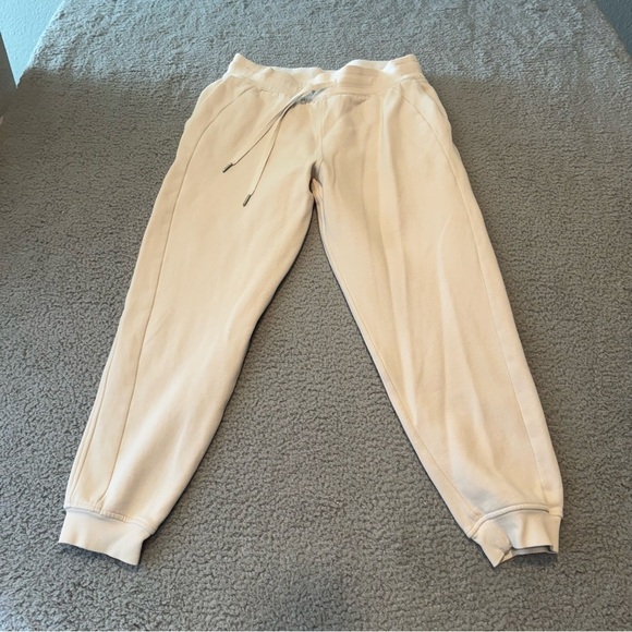 Lululemon Scuba High-Rise Jogger *Fleece 28" White Opal Size 10 - Picture 1 of 13
